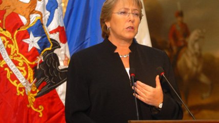Bachelet sobre falla en avión: El capitán tomó la decisión correcta
