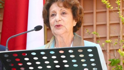 Angela Jeria: La gente me dice que mi hija tiene que presentarse el 2014