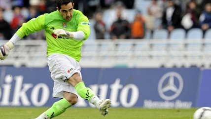 Claudio Bravo comenta su gol de tiro libre en la liga española