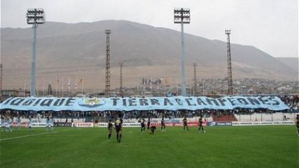En Iquique respondieron a las críticas de Cobreloa sobre el estado del césped del Estadio Tierra de Campeones