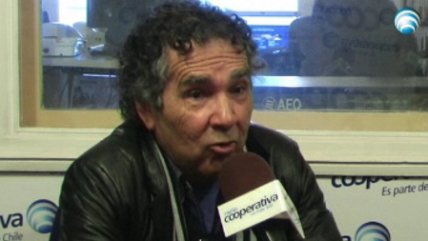 Hernán Rivera Letelier: Los jóvenes son ángeles protestando contra el vil billete