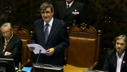 Escalona espera que Piñera termine con la 