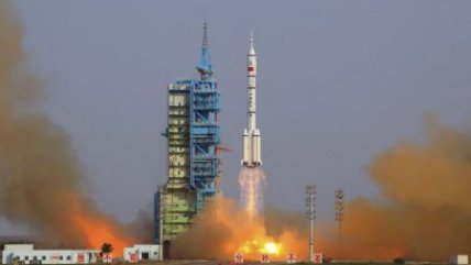   La primera astronauta china inició su viaje 