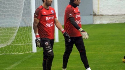 Claudio Bravo: Pinto y Toselli tienen experiencia de sobra para jugar