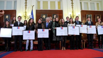   Presidente Piñera premió a egresados de la Beca Vocación de Profesor 
