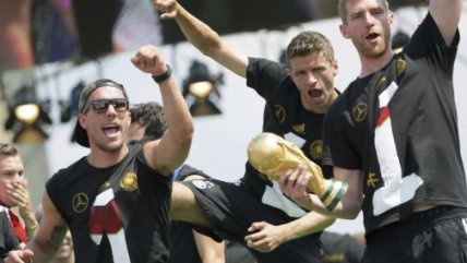 El desordenado festejo de la selección alemana en Berín