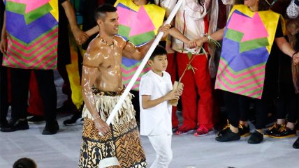  El abanderado de Tonga que acaparó las miradas en la ceremonia inaugural de Río 2016 