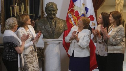 El busto en honor al ex Presidente Patricio Aylwin
