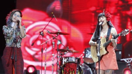   Mon Laferte y Francisca Valenzuela compartieron escenario en Cumbre del Rock 