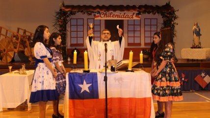   La Historia es Nuestra: Misa a la Chilena cambió el latín por instrumentos andinos 