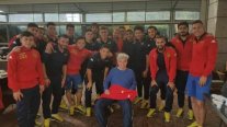 Jorge González saludó al cumpleañero plantel de U. Española y recibió abono vitalicio