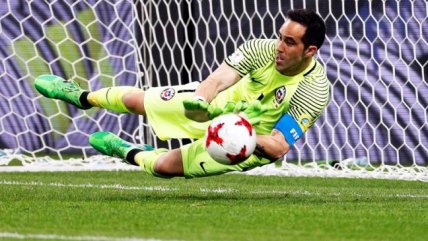 La campaña de Claudio Bravo: De las críticas en Inglaterra a la reivindicación en Rusia