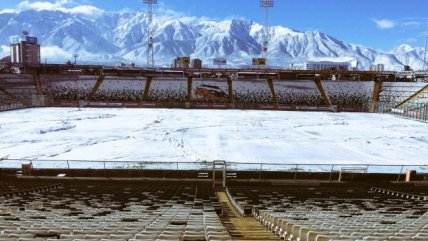 Las imágenes que dejó la nieve en los estadios de la zona central del país