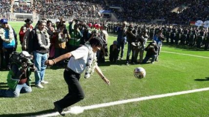   Evo Morales le pegó tremendo pelotazo a dos militares 