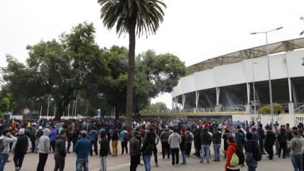 Hinchas de Colo Colo vandalizaron el Estadio "Ester Roa" de Concepción