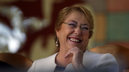   Presidenta Michelle Bachelet se lució bailando éxito de los Bee Gees 