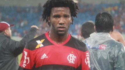 Hinchas de Flamengo calificaron como el "peor zaguero de la historia" al jugador que quiere la U