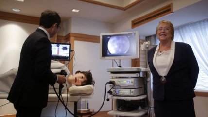   Presidenta Bachelet conoció al robot de simulación médica 