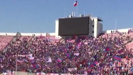 Hinchas de Universidad de Chile animaron banderazo en el Nacional