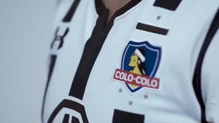 Jugadoras del equipo femenino presentaron la tercera camiseta de Colo Colo para 2018