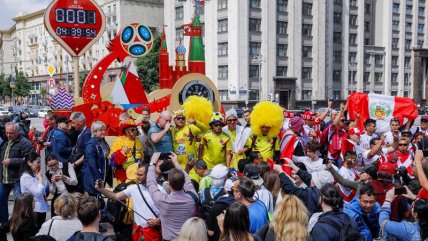 Fanáticos tiñeron con sus colores las calles rusas en la previa del Mundial