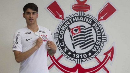 Angelo Araos: Me costó dejar la U, pero llegar a Corinthians es crecer como futbolista