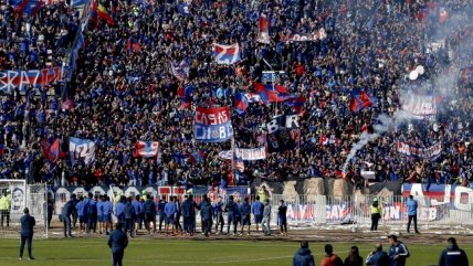 Miles de hinchas de la U participaron del tradicional banderazo previo al Superclásico