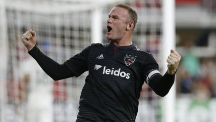 Wayne Rooney anotó dos golazos ante el equipo de Jeisson Vargas en Estados Unidos