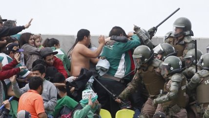 Los serios incidentes entre hinchas de Santiago Wanderers y Fuerzas Especiales de Carabineros