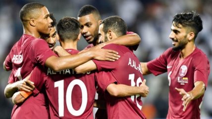 Qatar sorprendió tumbando a una errática selección ecuatoriana en un festival de goles