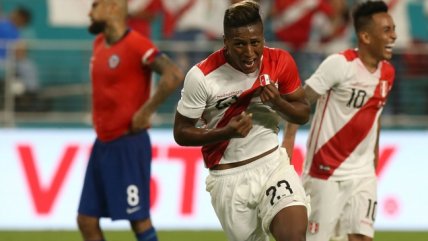 La celebración en el camarín peruano tras la victoria sobre Chile en Miami
