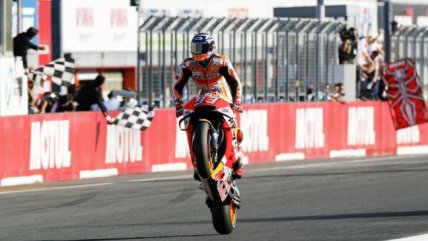 Marc Márquez alzó su quinto título mundial de Moto GP tras imponerse en Japón