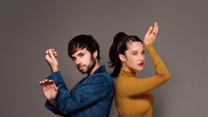   Ximena Sariñana acompaña a Adrián Bello en 