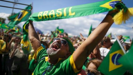  Simpatizantes de Bolsonaro protestaron por opción del voto electrónico  