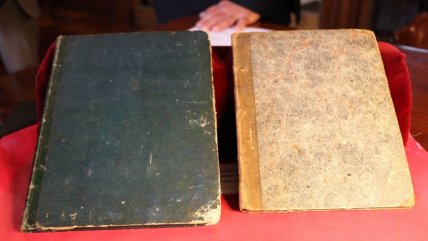   Historiador Iván Jaksic donó manuscritos de nieto de Mateo de Toro y Zambrano a la Biblioteca Nacional 