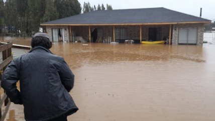  Crecida de canales inundó localidad de Constitución  