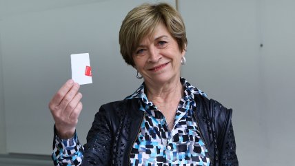   Politóloga: Matthei está mucho menos perjudicada por la derrota que los republicanos 