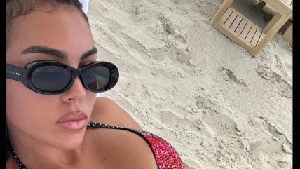   Georgina Rodríguez se lució en paseo por la playa junto a Cristiano Ronaldo 
