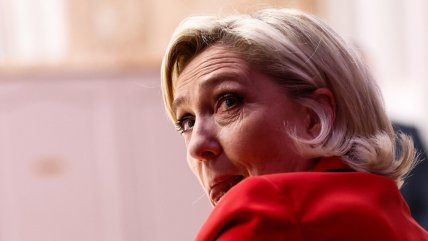  Le Pen acusó a Macron de preparar 