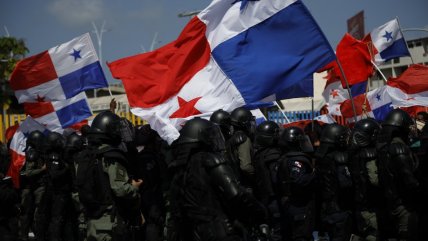  Manifestantes protestan contra la presencia de Marco Rubio en Panamá  