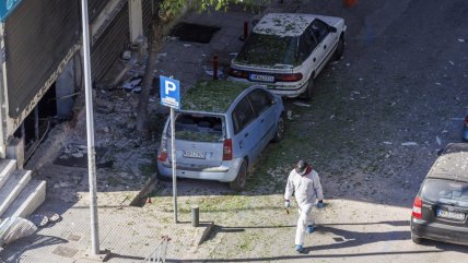 Grecia: Mujer murió al manipular artefacto explosivo frente a un banco Grecia: Mujer murió al manipular artefacto explosivo frente a un banco
