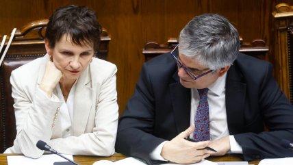   Chile Vamos: Si Tohá gana la primaria, Marcel debe renunciar 