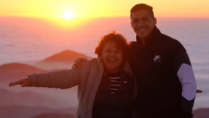   En italiano: El tierno saludo de Alexis Sánchez a su madre 