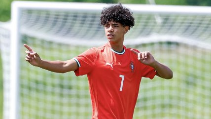 Cristianinho, hijo de Cristiano Ronaldo, se estrenó con victoria en la sub 15 de Portugal Cristianinho, hijo de Cristiano Ronaldo, se estrenó con victoria en la sub 15 de Portugal