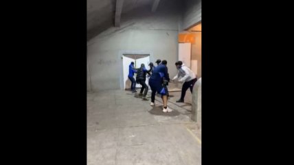   Hinchas de la U protagonizaron destrozos en el Estadio Nacional 