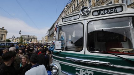   San Petersburgo celebró la fiesta anual del transporte retro 