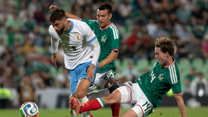   El Uruguay de Bielsa firmó un opaco empate que aumentó las dudas de México 