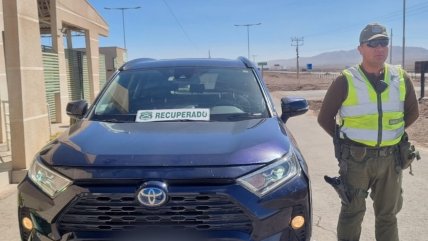   Carabineros recuperó en Antofagasta vehículo con patentes falsas robado en San Miguel 