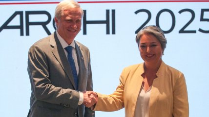   Jara y Kast enfrentan un tenso debate de cara al balotaje 