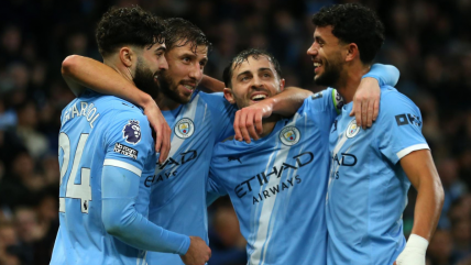   Manchester City goleó a Sunderland y se acercó al liderato de la Premier League 